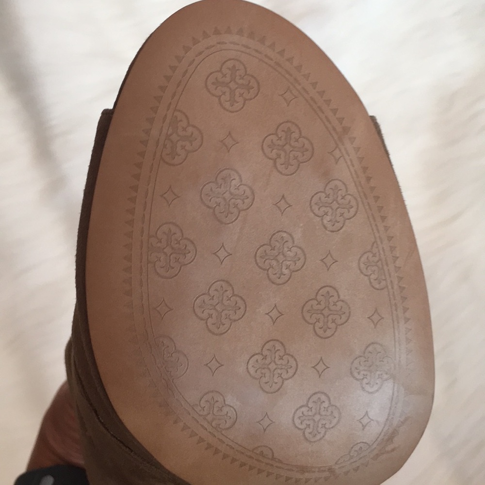 NIB ISOLA Brinly Nimbus Suede Bootie - Picture 7 of 9